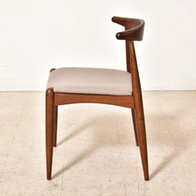 Load image into Gallery viewer, Scandinavian Dining Chair