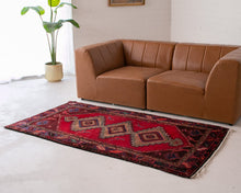 Load image into Gallery viewer, Persian Vintage Rug