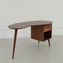 Load image into Gallery viewer, Sunbeam Exclusive Holiday Desk