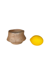 Load image into Gallery viewer, Roger Yee pottery Taupe