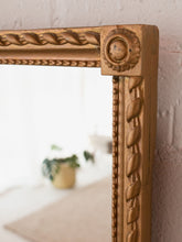 Load image into Gallery viewer, Italian Neoclassical Style Giltwood Mirror
