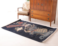 Load image into Gallery viewer, Japanese Vintage Rug Tapestry