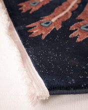 Load image into Gallery viewer, Japanese Vintage Rug Tapestry