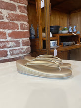 Load image into Gallery viewer, Vintage Golden Geta Sandals