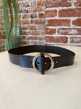 Load image into Gallery viewer, Michael Kors Leather Belt (Small)
