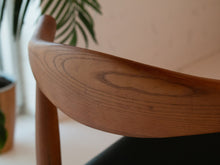 Load image into Gallery viewer, Williamsburg Chair