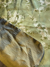 Load image into Gallery viewer, Vintage Green Table Runner