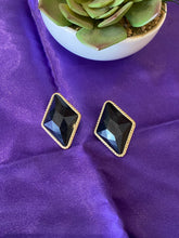 Load image into Gallery viewer, Black Triangular Earrings
