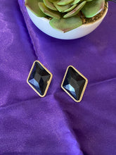 Load image into Gallery viewer, Black Triangular Earrings