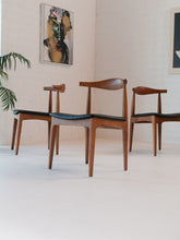 Load image into Gallery viewer, Williamsburg Chair