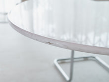 Load image into Gallery viewer, Oval 60” Daisy Dining Table