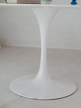 Load image into Gallery viewer, Oval 60” Daisy Dining Table