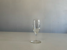 Load image into Gallery viewer, Set of 6 Wine Glasses