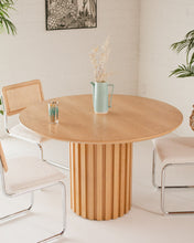 Load image into Gallery viewer, Dalia Round Table in Blonde