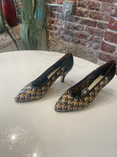 Load image into Gallery viewer, Vintage Stephane Kelian Gold Woven Heels (S6.5)