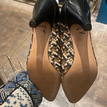 Load image into Gallery viewer, Vintage Stephane Kelian Gold Woven Heels (S6.5)