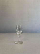 Load image into Gallery viewer, Set of 6 Wine Glasses
