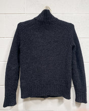 Load image into Gallery viewer, Banana Republic Sweater (S)
