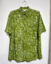 Load image into Gallery viewer, Green Tropical Button Up Shirt (L)
