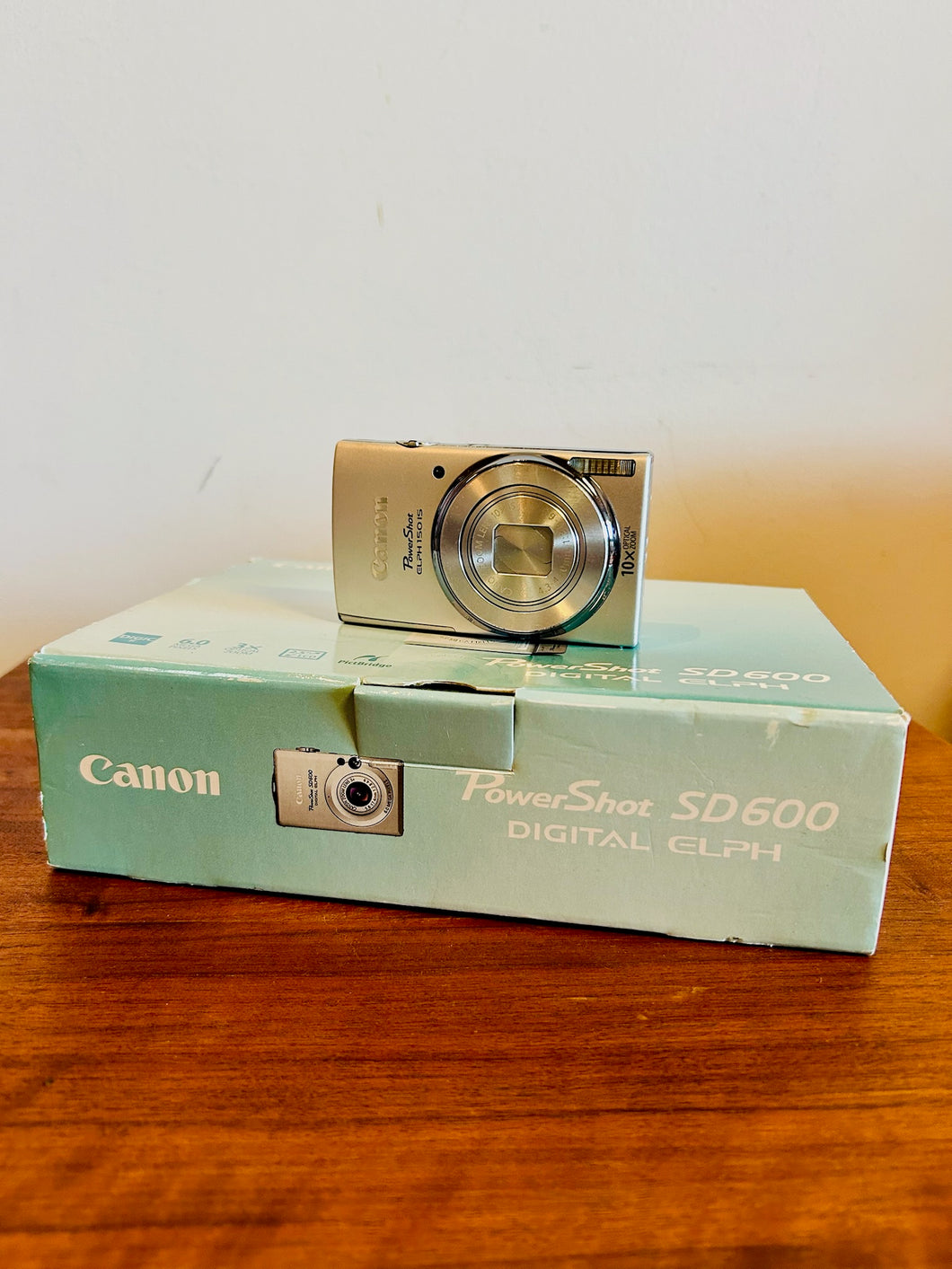 Canon PowerShot SD 600 Digital ELPH Camera in original box