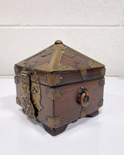 Load image into Gallery viewer, Vintage Treasure Trinket Box
