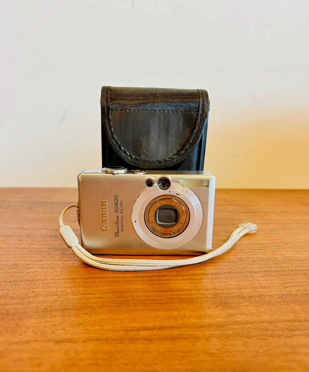 Canon PowerShot SD 600 Digital ELPH Camera