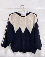 Load image into Gallery viewer, Vintage Cream and Black Sweater (M)
