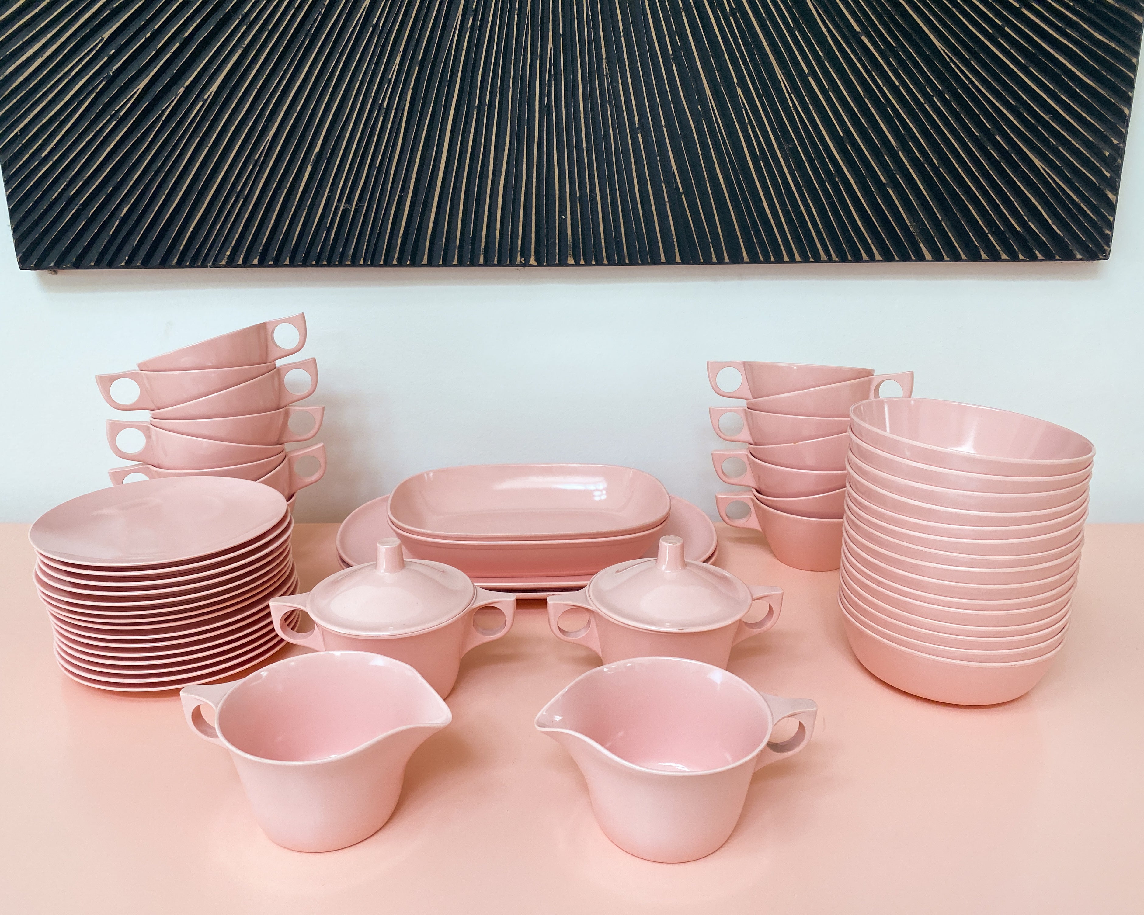 Vintage Bubblegum Pink Melamine Dish-ware - Set of 55 – Sunbeam