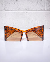 Load image into Gallery viewer, Oversized Cat Eye Sunnies
