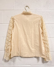 Load image into Gallery viewer, Cream Blouse with Doily Details (L)
