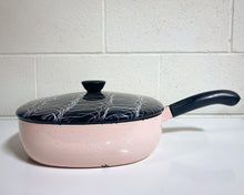 Load image into Gallery viewer, Vintage Pink Serendipity Spaghetti Drizzle Enamel Pan with Lid
