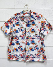 Load image into Gallery viewer, White Tropical Floral Button Up (XL)
