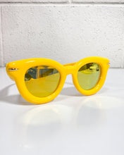 Load image into Gallery viewer, Yellow Reflective Sunnies
