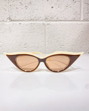 Load image into Gallery viewer, Brown Cat Eye Sunnies
