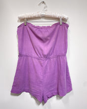 Load image into Gallery viewer, Lavender Strapless Shorts Romper (M)
