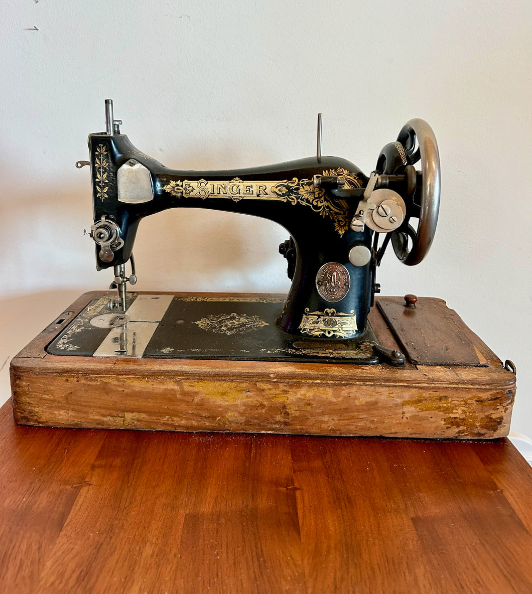 Antique newest Singer Sewing Machine