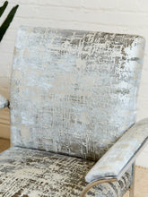 Load image into Gallery viewer, Milo Baughman Dining Chairs in Knoll Fabric set of 8
