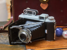 Load image into Gallery viewer, Kodak Tourist Camera And Kit
