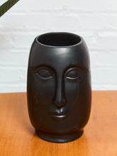 Load image into Gallery viewer, Adler Style Face Vase
