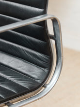 Load image into Gallery viewer, Chrome and Black Office Chair
