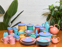 Load image into Gallery viewer, Rare Lindt-Stymeist Vintage set
