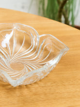 Load image into Gallery viewer, Flower Shaped Catchall
