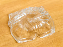 Load image into Gallery viewer, Flower Shaped Catchall
