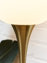 Load image into Gallery viewer, Mushroom Tulip Lamp
