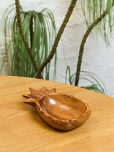 Load image into Gallery viewer, Vintage Pineapple Catchall
