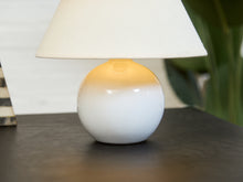 Load image into Gallery viewer, White Round Ceramic Table Lamp
