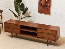 Load image into Gallery viewer, Thiago Low Profile Media Stand
