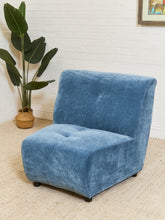 Load image into Gallery viewer, Sabin 5 piece Sofa in Blue
