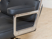 Load image into Gallery viewer, Black Leather Office Chair
