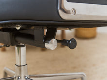 Load image into Gallery viewer, Black Leather Office Chair

